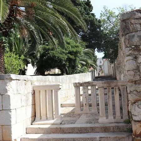 Marija דירה Sućuraj